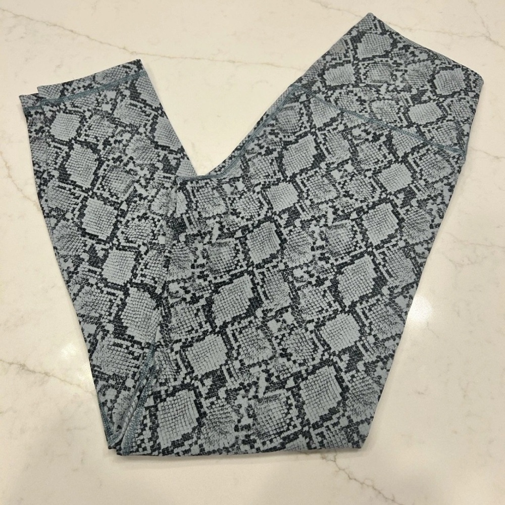 Hawthorn Athletic Leggings, Light Blue Snakeskin, Size 12, NWOT